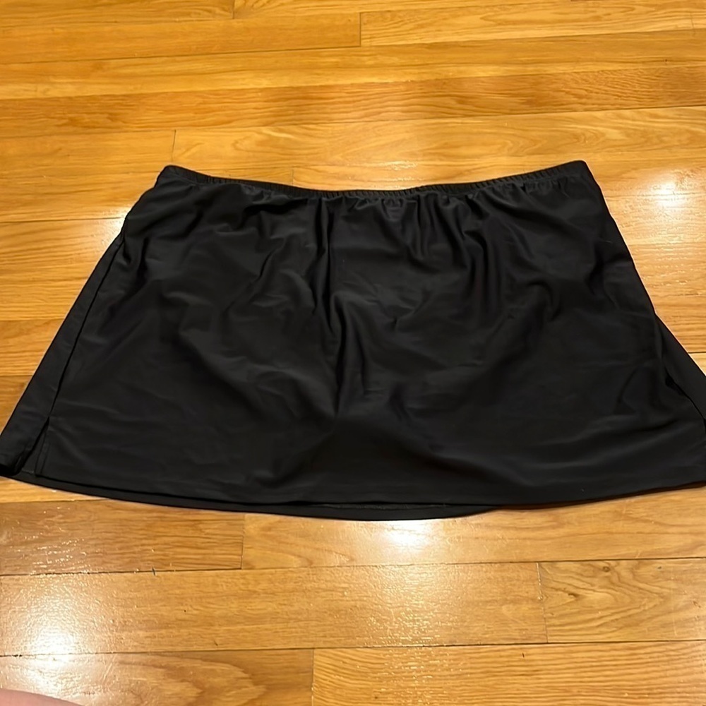 CROFT & Barrow black swim skort size 26 W.